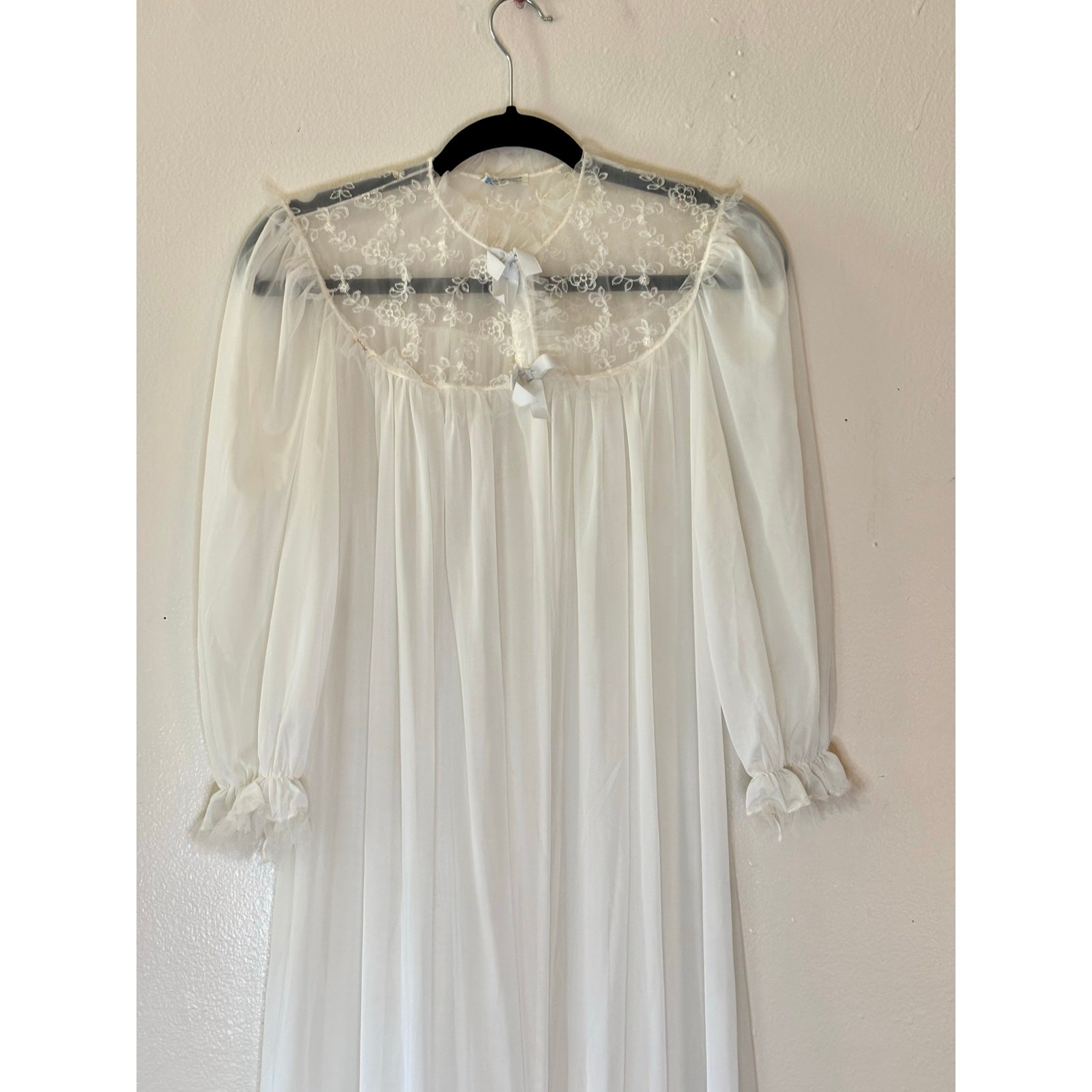 Vintage 1960s White Nylon Peignoir Robe Lady Lenora Tulle Trim Bridal