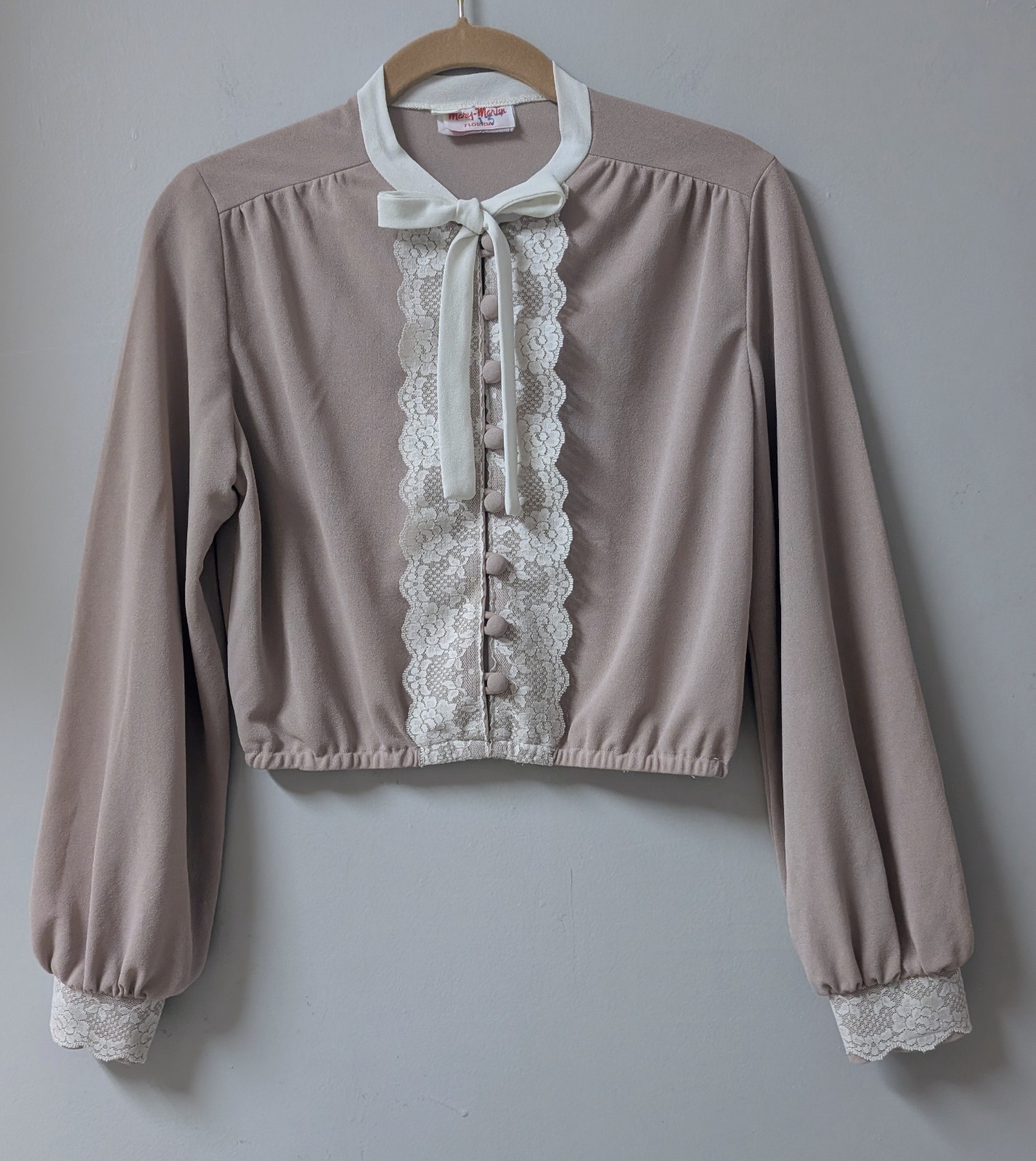 Vintage 70&rsquo;s Boho Taupe Cropped Blouse Cream Lace Loop Button Tie Mary Martin S