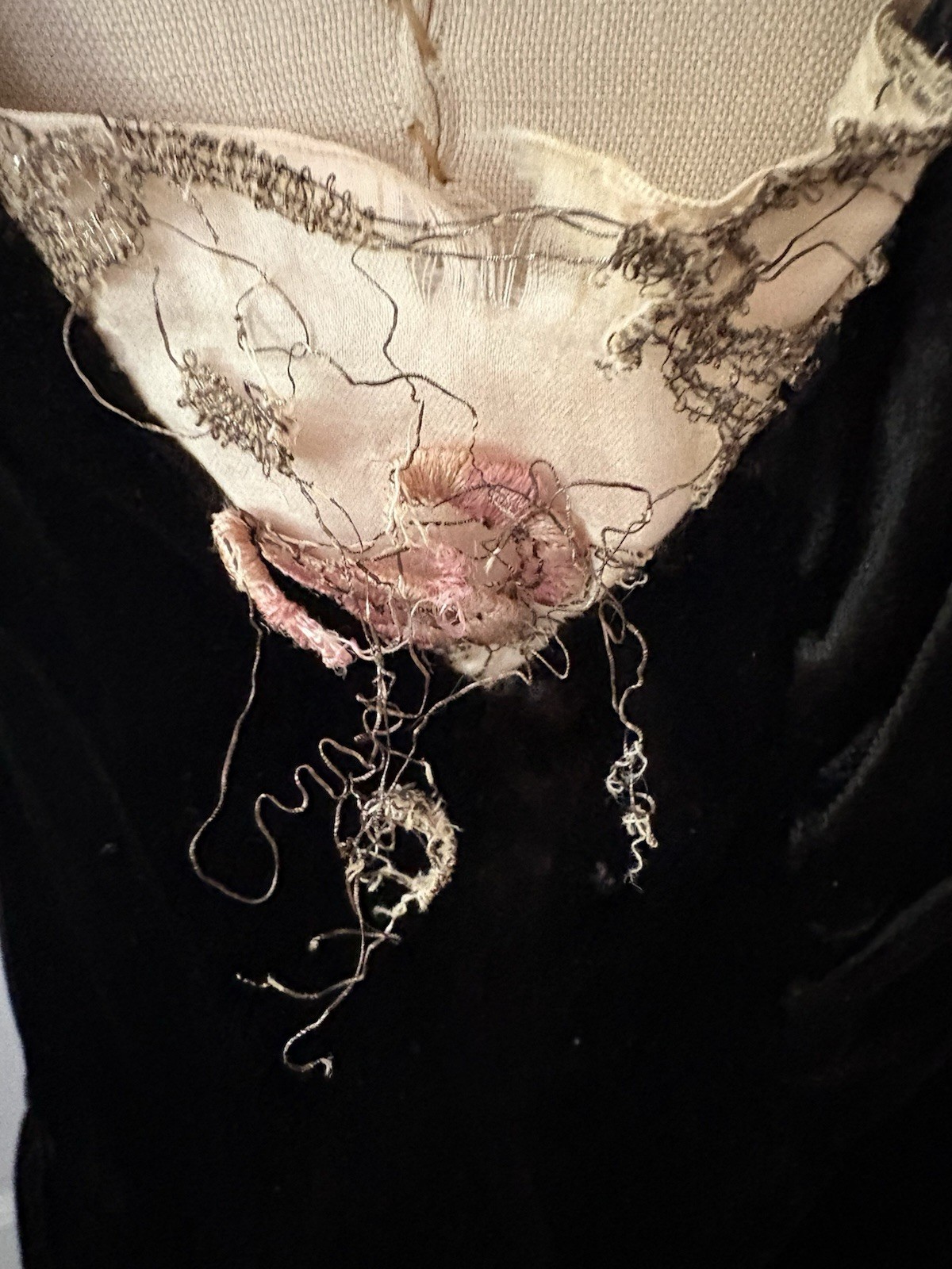 Vintage 1920&rsquo;s Flapper Art Deco Black Dress w Lace Metalic Lace Accents M/L