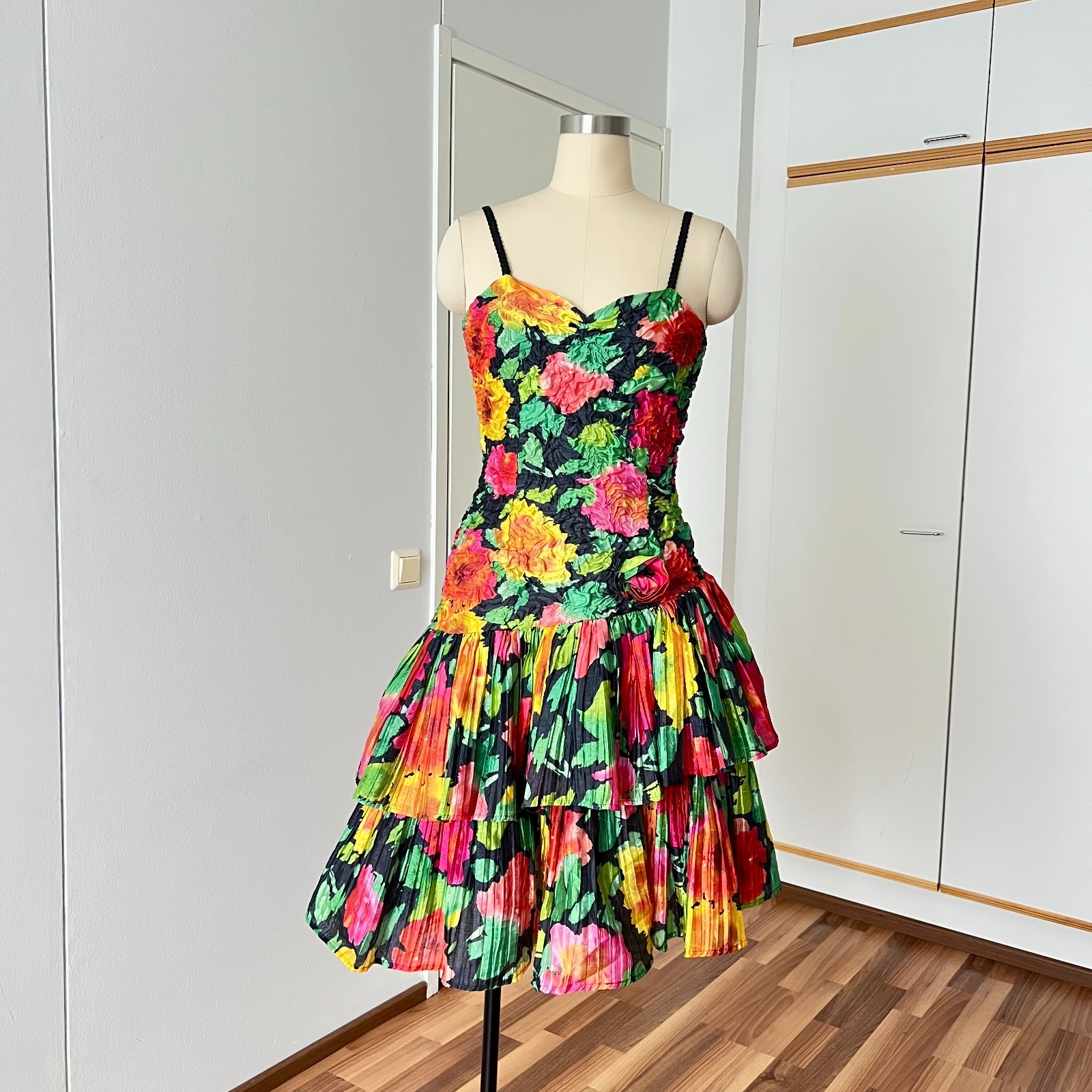 1980s Floral Taffeta Cocktail Party Dress Asymmetrical Hem Prom Evening Gown