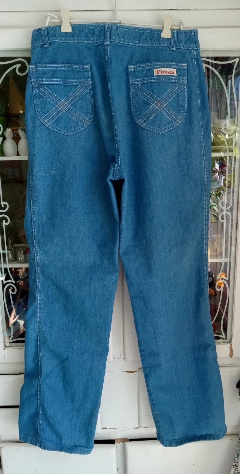 Vintage Pizzazz High-Waisted Straight Leg Women&rsquo;s Soft Jeans 28 Waist, 30 Inseam