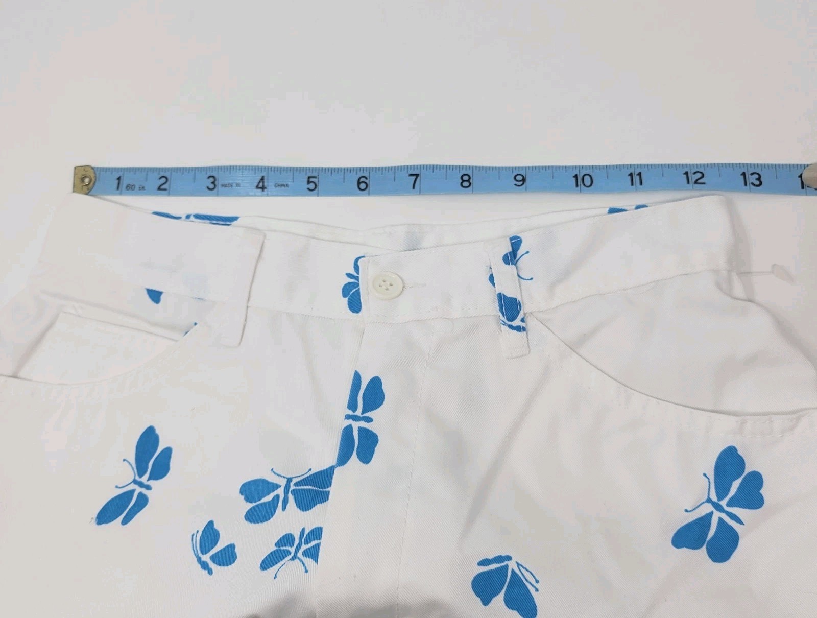 Vintage 70s 80s Butterfly Print Shorts Womens Hong Kong White Blue 25&Prime; Waist
