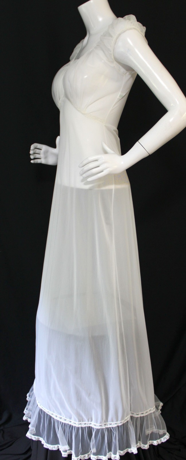 VTG 70s Pinehurst White Nylon Maxi Nightgown Sheer Bust Fitted Waist Sz 34(2-4)