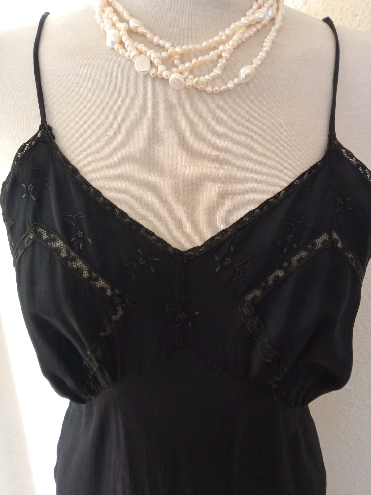 1940s VTG Black Bias Cut Slip Dress -Lace Details – Hollywood Glamor (Size S)