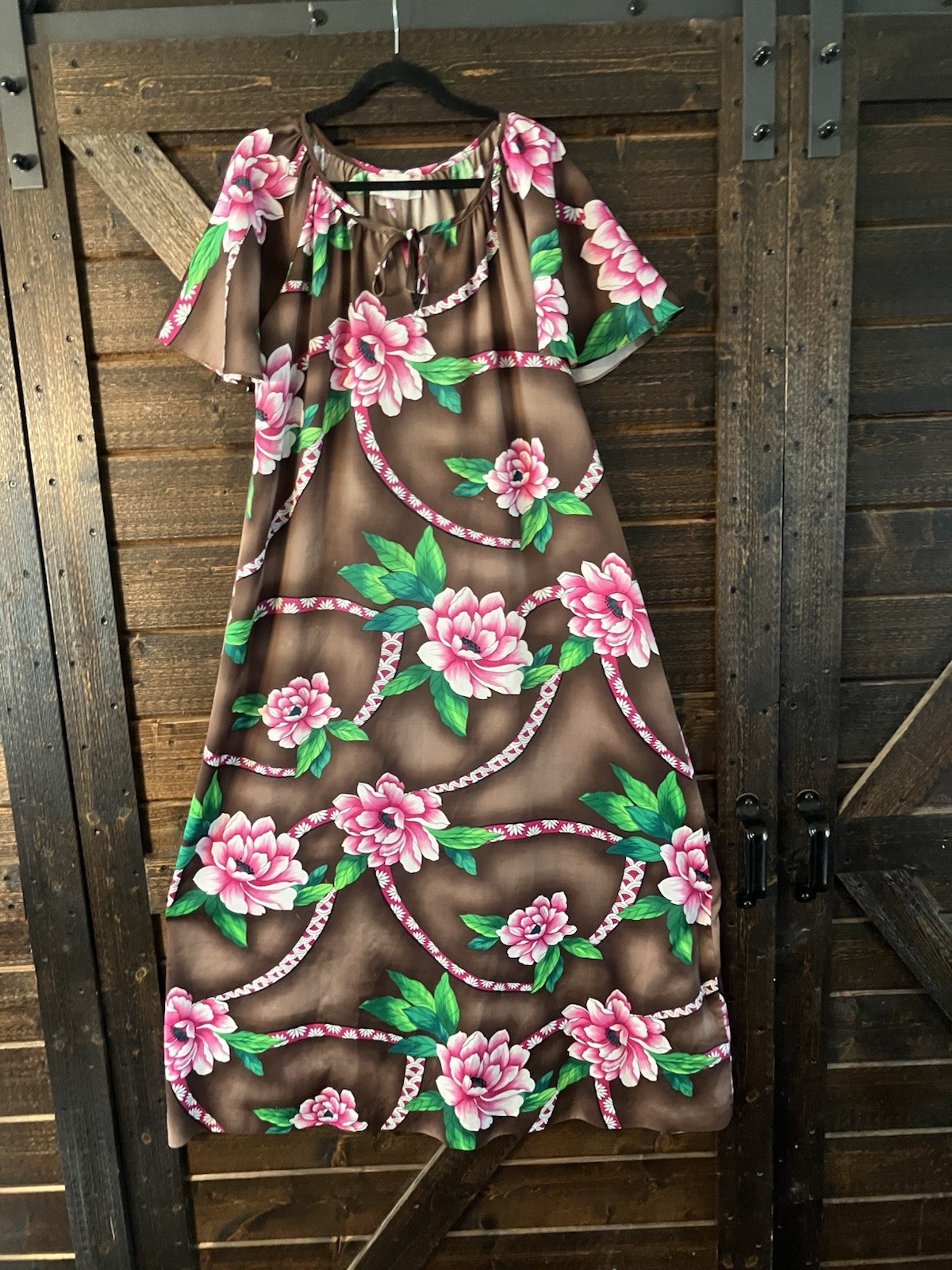 Vintage 70’s/80’s Hilo Hattie’s Cocoa Brown Floral Poly Woman’s Mu’Mu Long 2XL