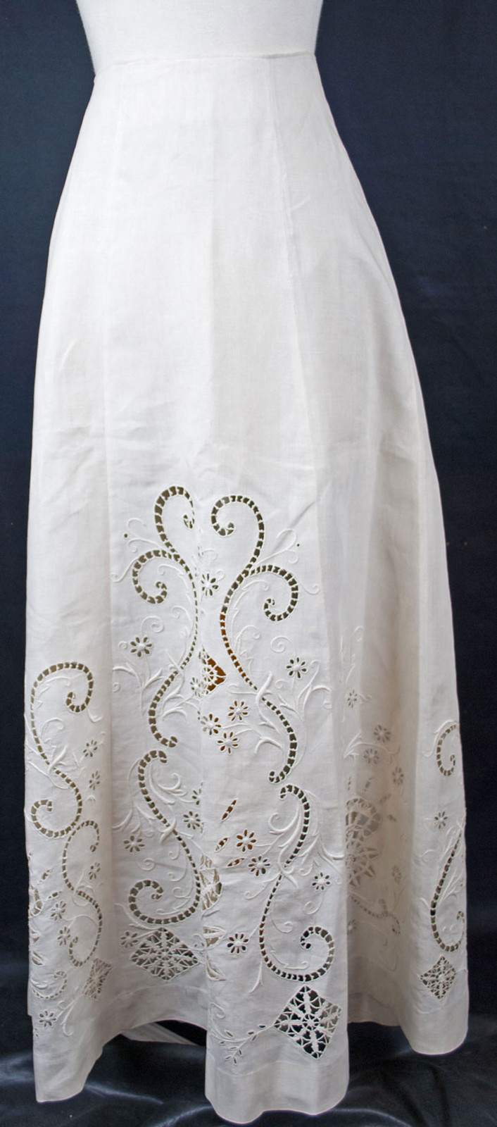 Edwardian 1908 Cutwork Whitework Linen Walking Suit – 3 Piece Outfit