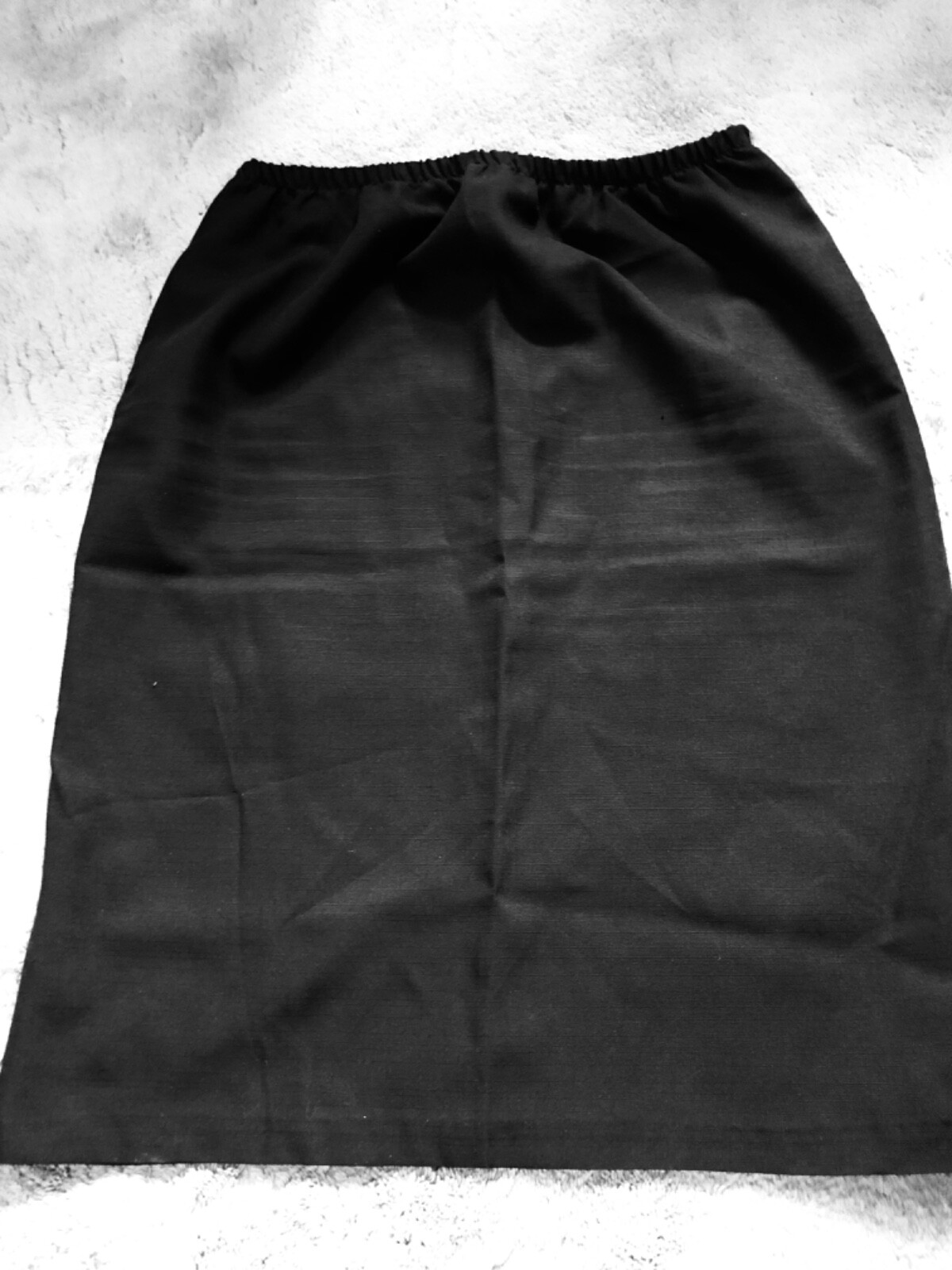 80s Women’s size 17-18 black Polyester skirt 28” Long elastic waist 32-38”