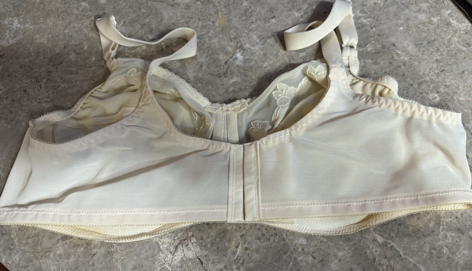 VINTAGE BALI BRA! 44 C. LIGHT PEACH ?