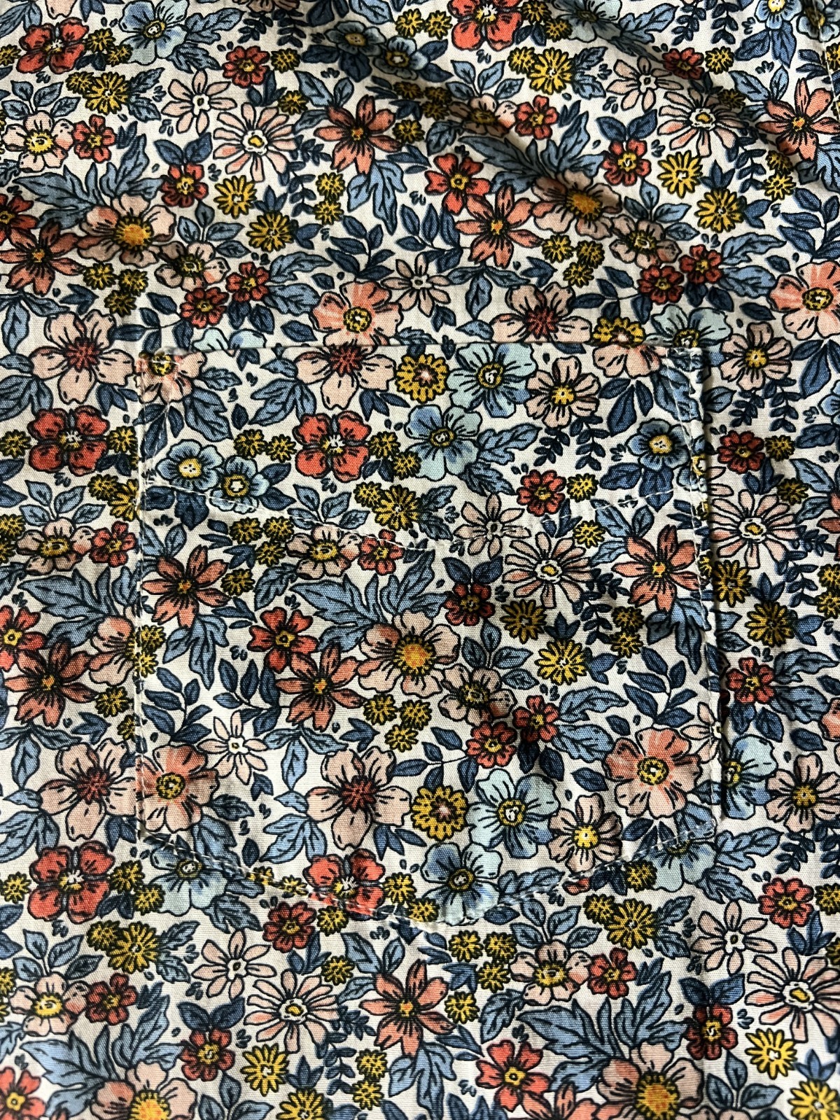 Kennignton LTD California Vintage 70s Floral Women&rsquo;s Button Up Top With Pocket M