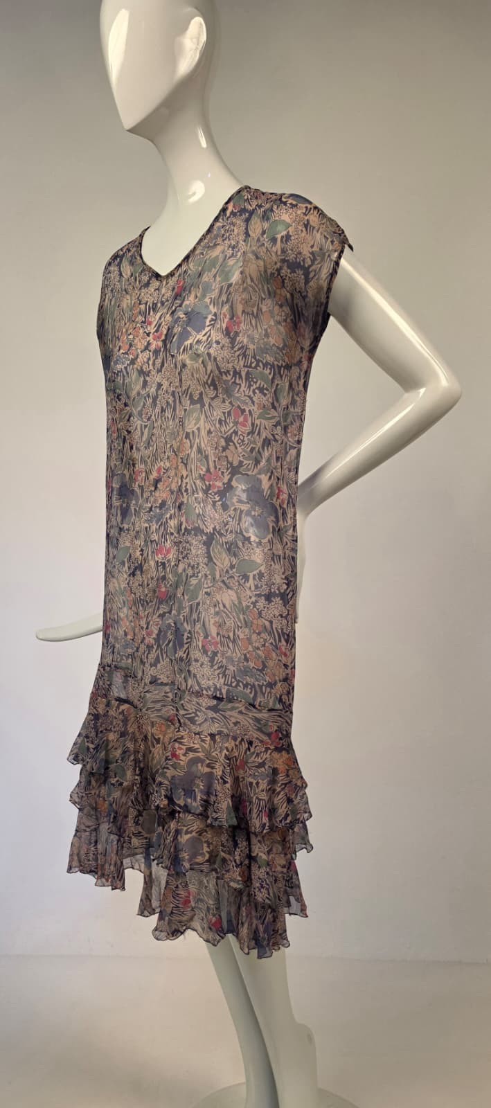 FLAPPER 1920’S FLORAL PRINT SILK CHIFFON DRESS W RUFFLE BOTTOM + MATCHING JACKET