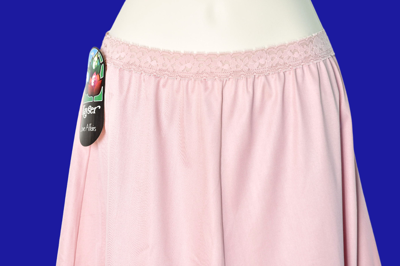 💮Vintage KAYSER Half SLIP Medium Tall Nylon Rose Color Lingerie Canada NEW