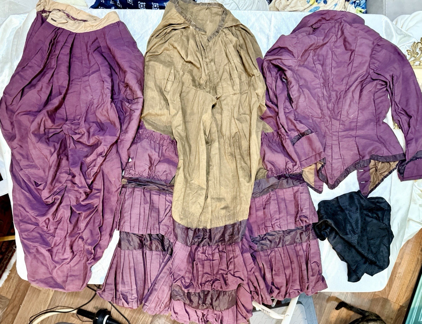 VICTORIAN 1880&rsquo;S 3pc PRINCESS BUSTLE DRESS WALKING SUIT – Museum Quality