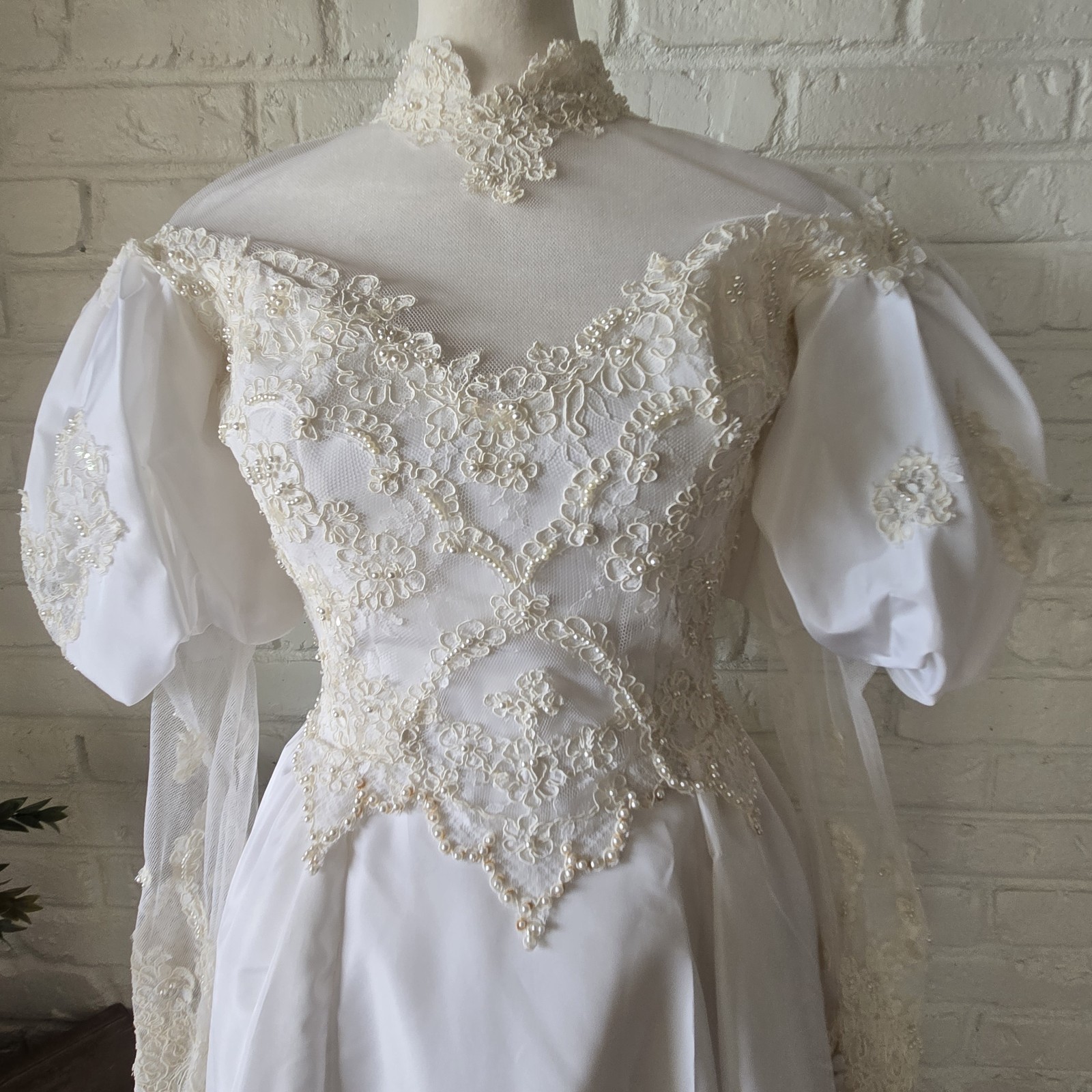 Vtg 80s Victorian Revival Wedding Gown, Beaded, Lace Trim, Train, XS/2