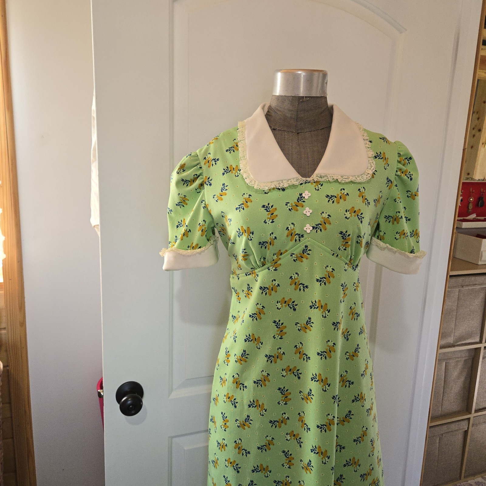 Vintage 70s Floral Bird Collared Maxi Dress, SIZE M, See Description