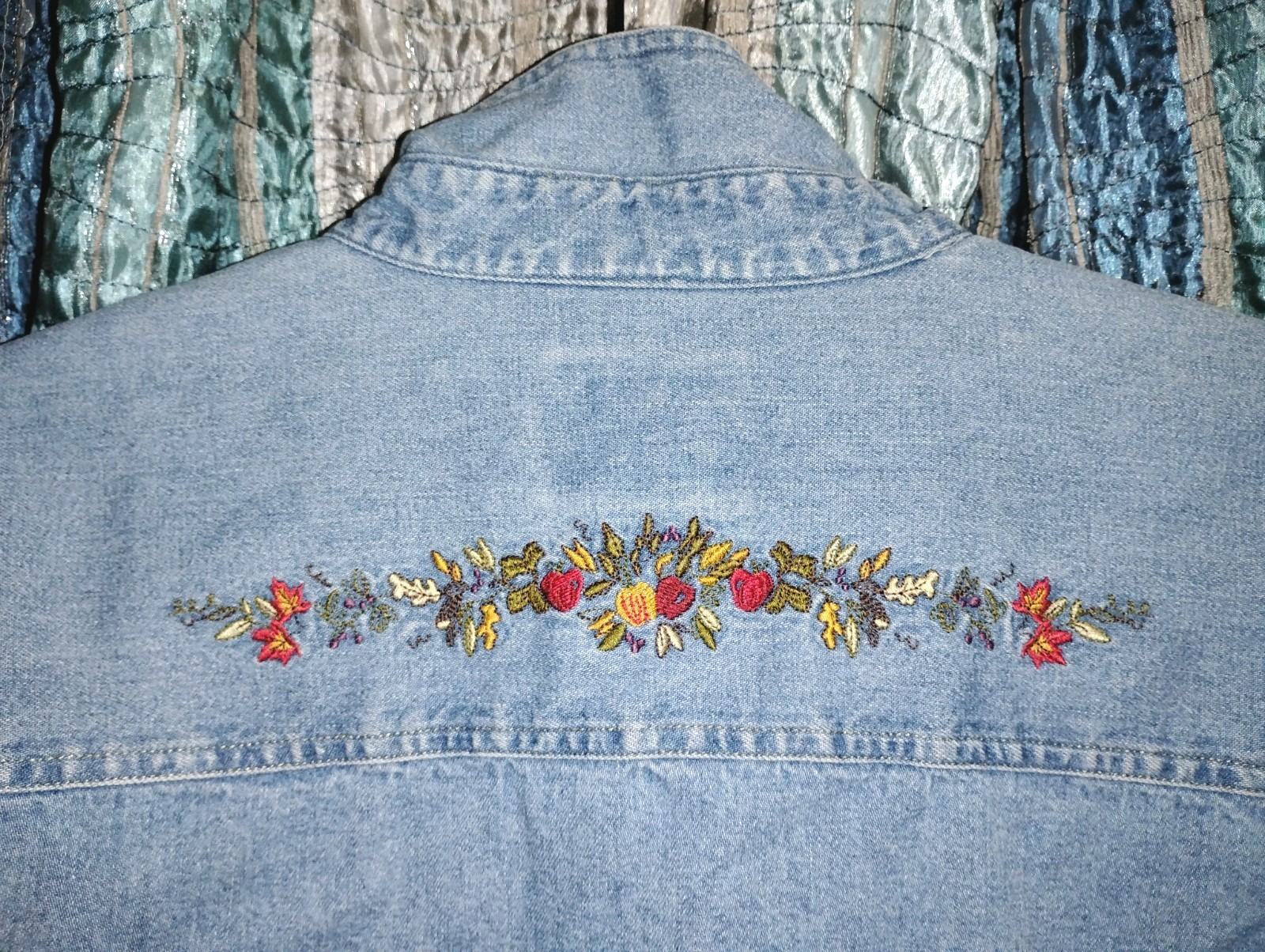 VTG Woolrich Floral Embroidered Denim Button Down Shirt Women’s XL Cottagecore