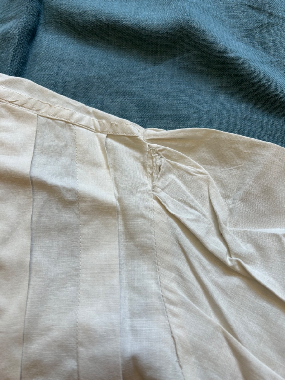 Late 19th-Early 20th Century Women&rsquo;s Blouse Machine Embroidery and Pleats