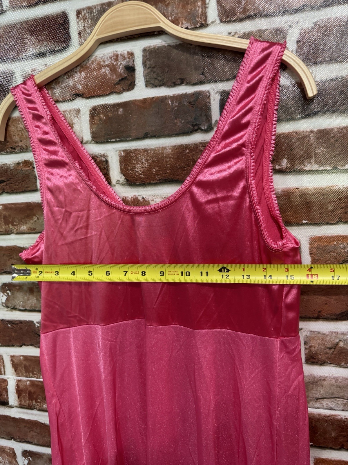 VINTAGE Vassarette Womens Size Large Nightgown FUCHSIA HOT PINK Gown