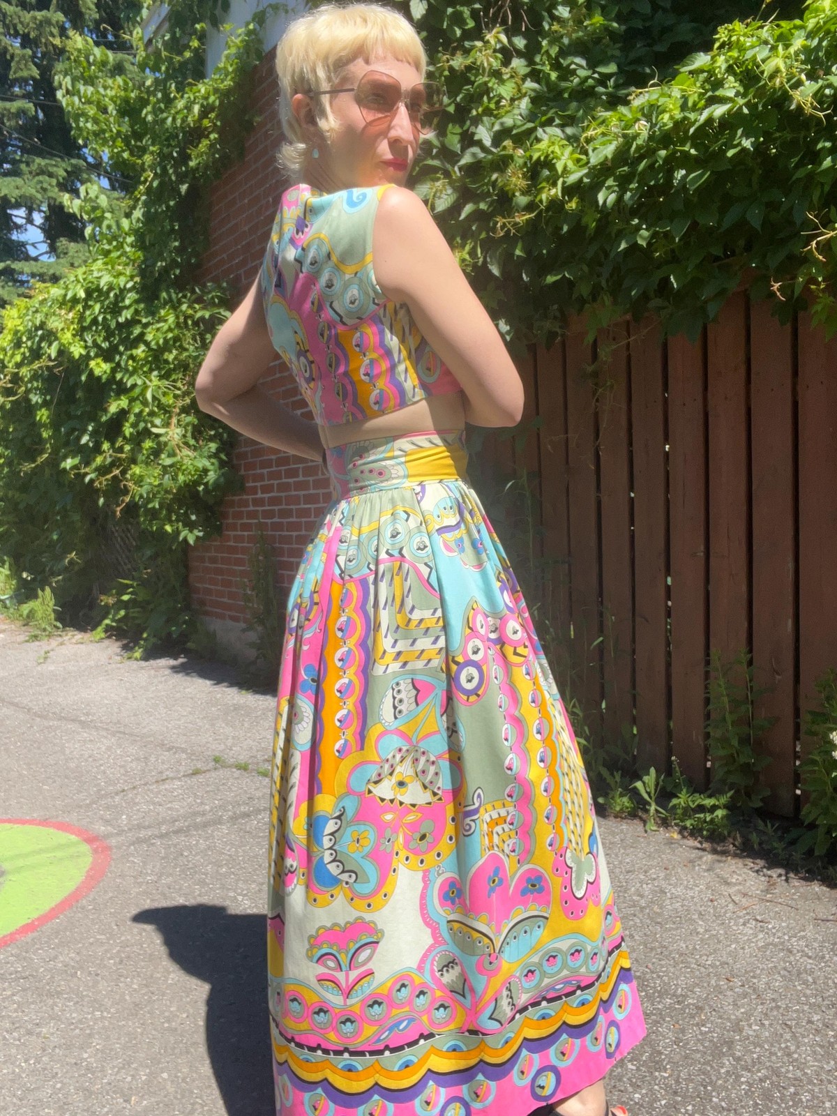 PUCCI-RIFFIC Vintage 1960s 2pc Psychedelic Silkscreened Cotton Skirt & Top