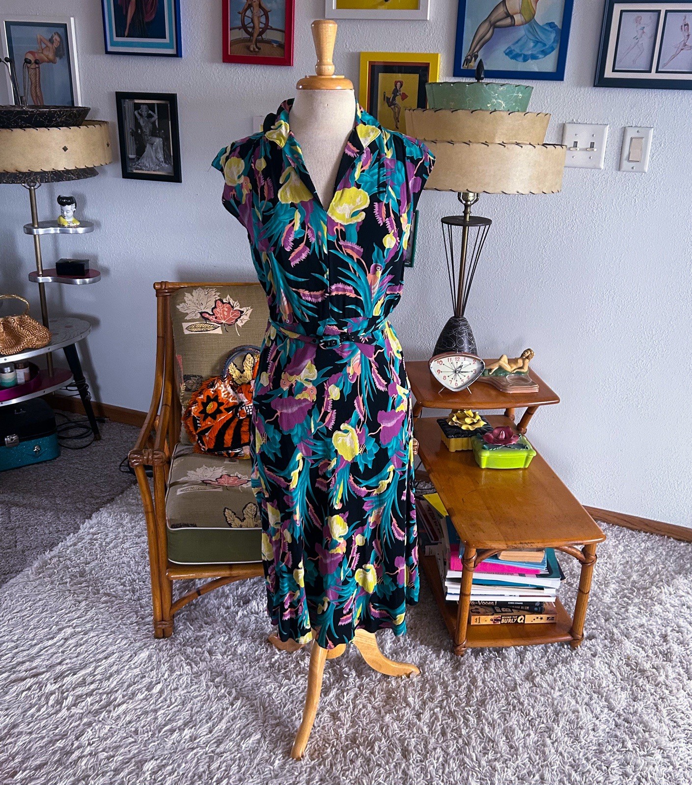 Vintage 1940s Style Dress | Tropical Print | Parrot | Black Multi | M | 40s 80s