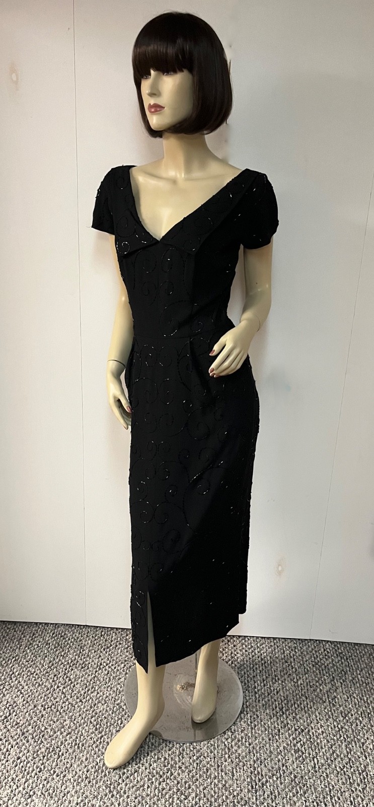 Vintage 1950s Cuffed Cleavage Black Beaded Side Zipper Cocktail Dress Bust 34