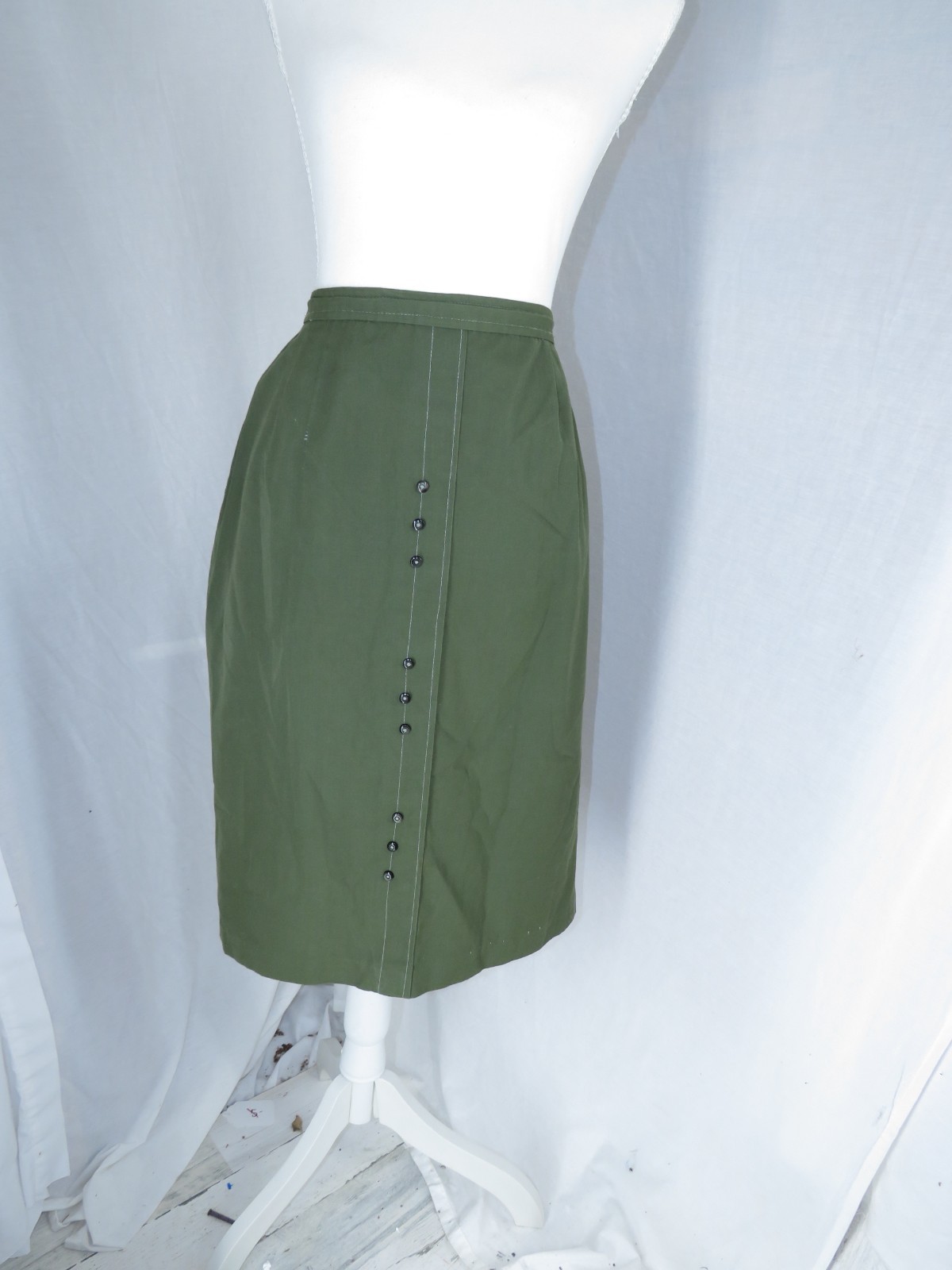 Vintage Union‑Made Olive Green Button‑Front Skirt 14.5” Waist, 26” Length, Retro