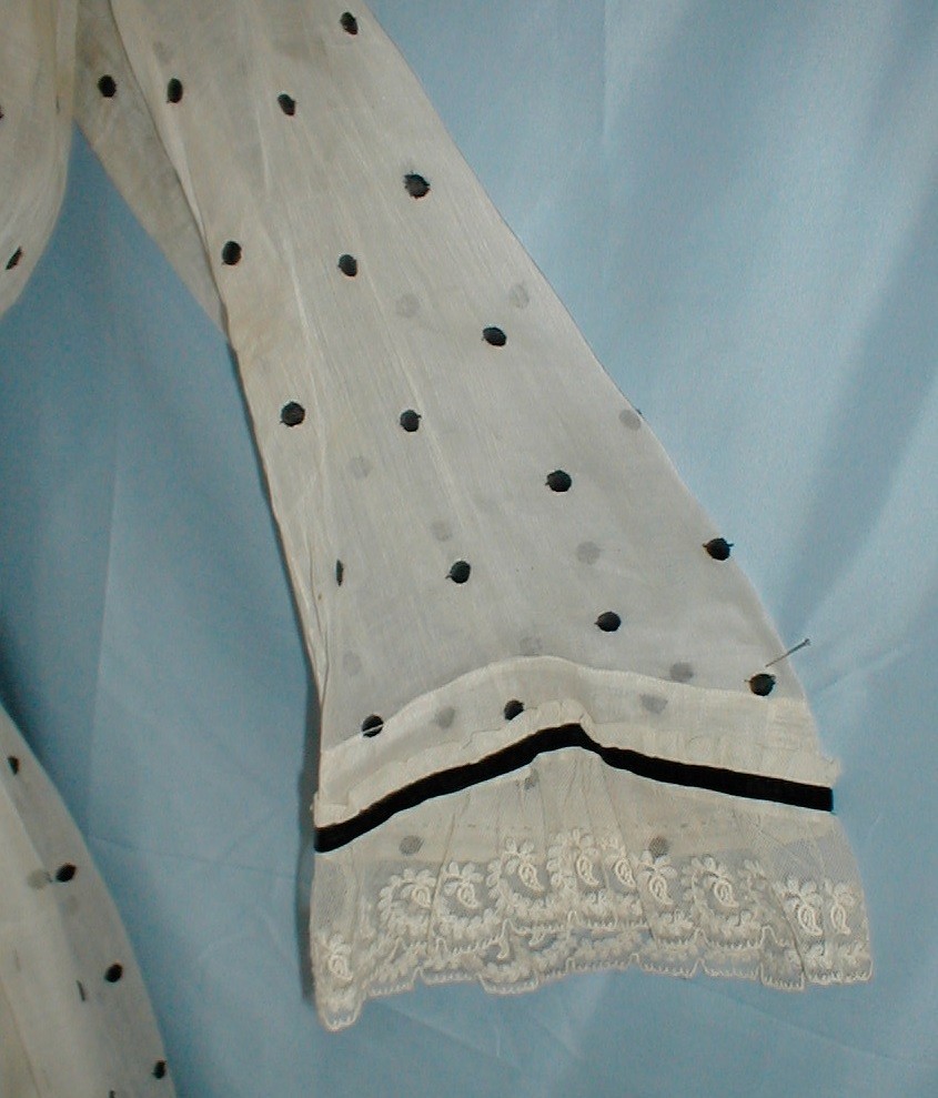 Charming Antique Dress Victorian 1890&rsquo;s White and Black Dot Muslin Lace Trim