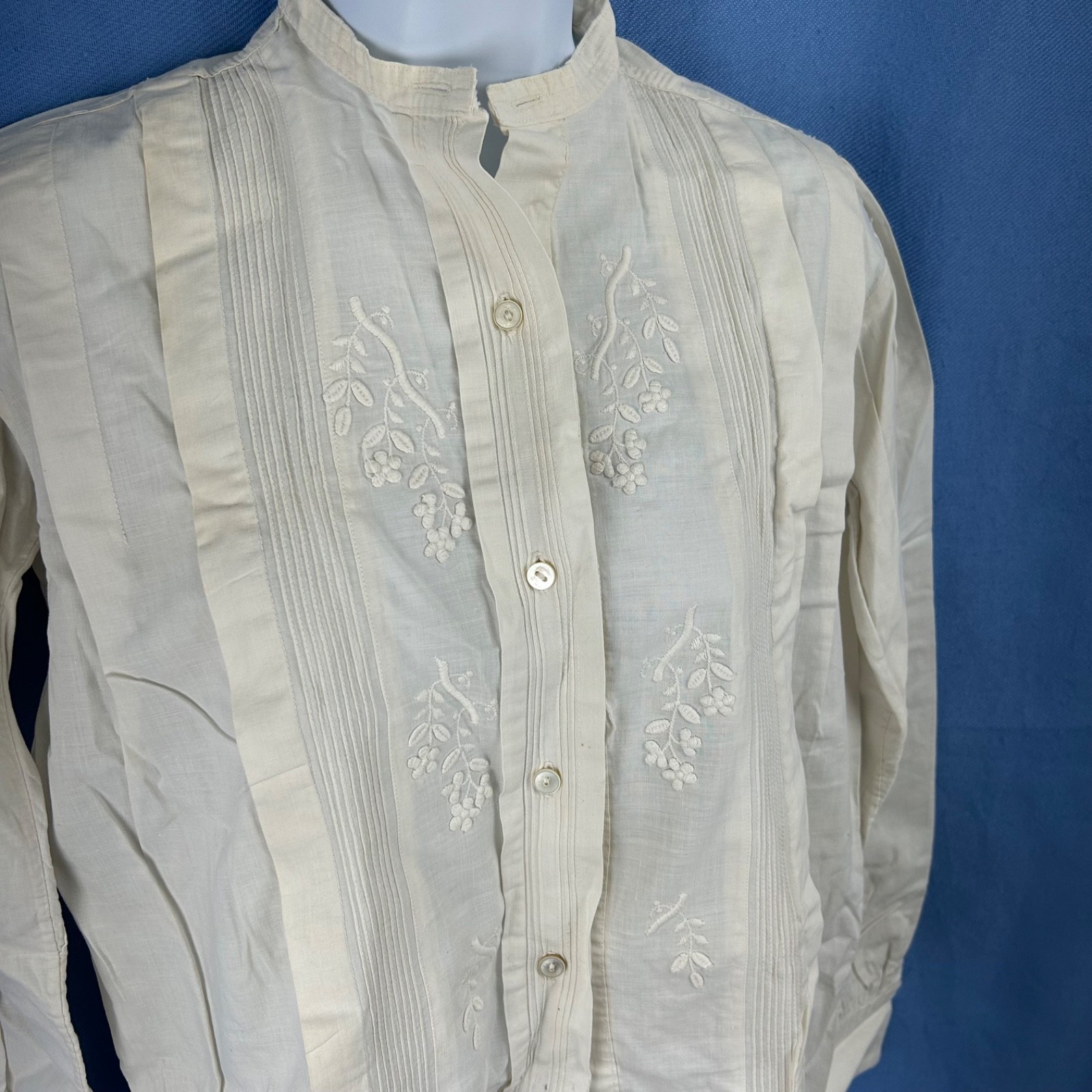 Late 19th-Early 20th Century Women&rsquo;s Blouse Machine Embroidery and Pleats