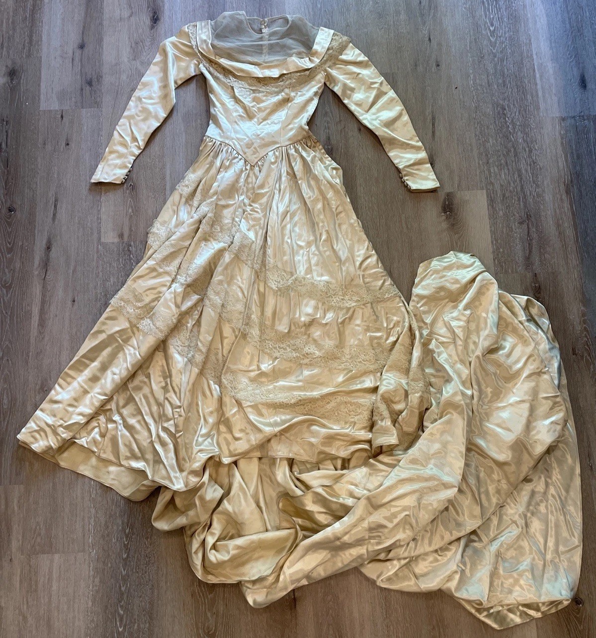 Vintage 1940s Candlelight Liquid Satin Ivory Wedding Dress Long Train XS 0 32”