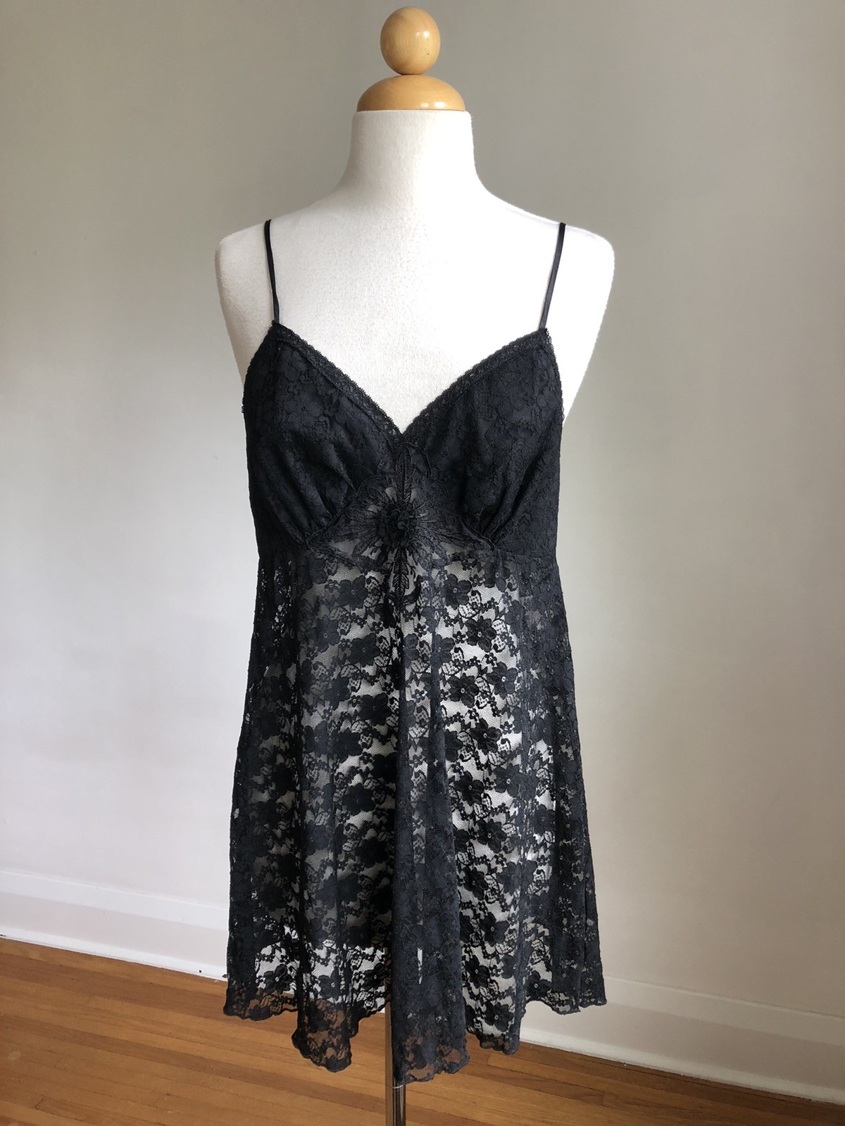 STUNNING VTG NWOT ENCHANTING Black Stretchy Lace Chemise Nightgown Lingerie SZ L
