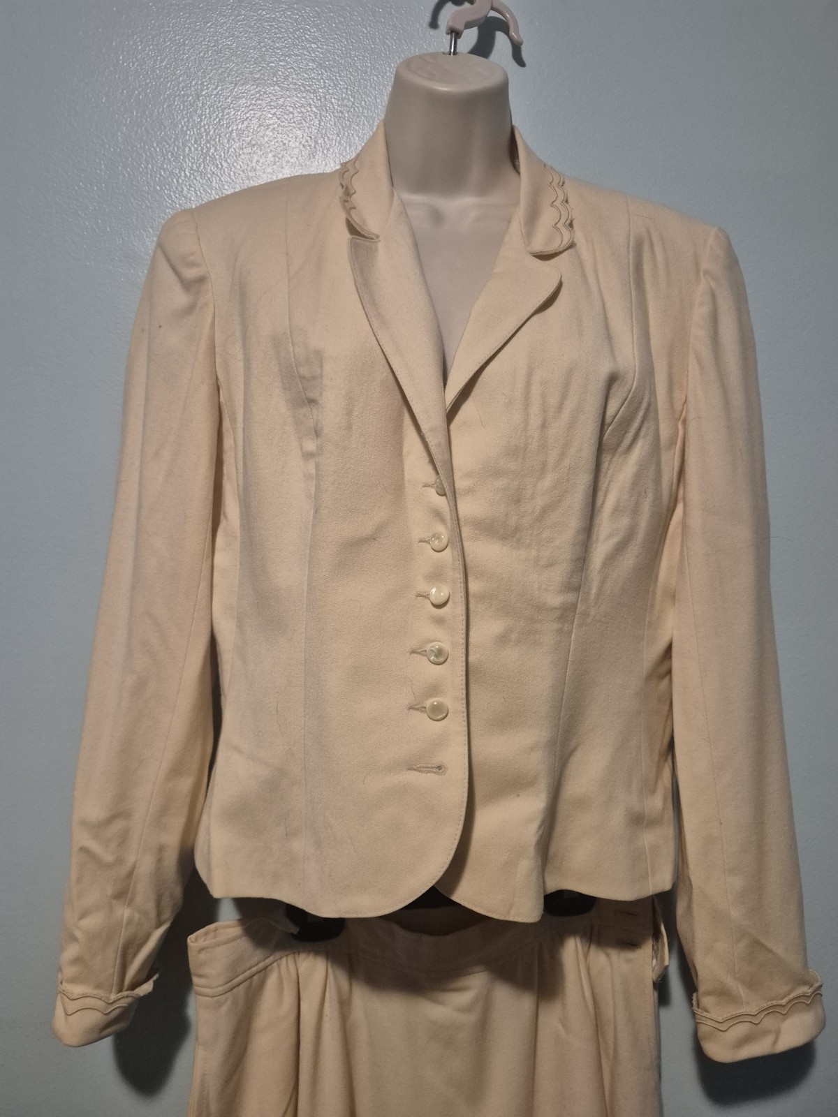 Vintage 100% Wool Lorch Pale Yellow Two Piece Skirt Suit Women&rsquo;s Sz 14 Classic