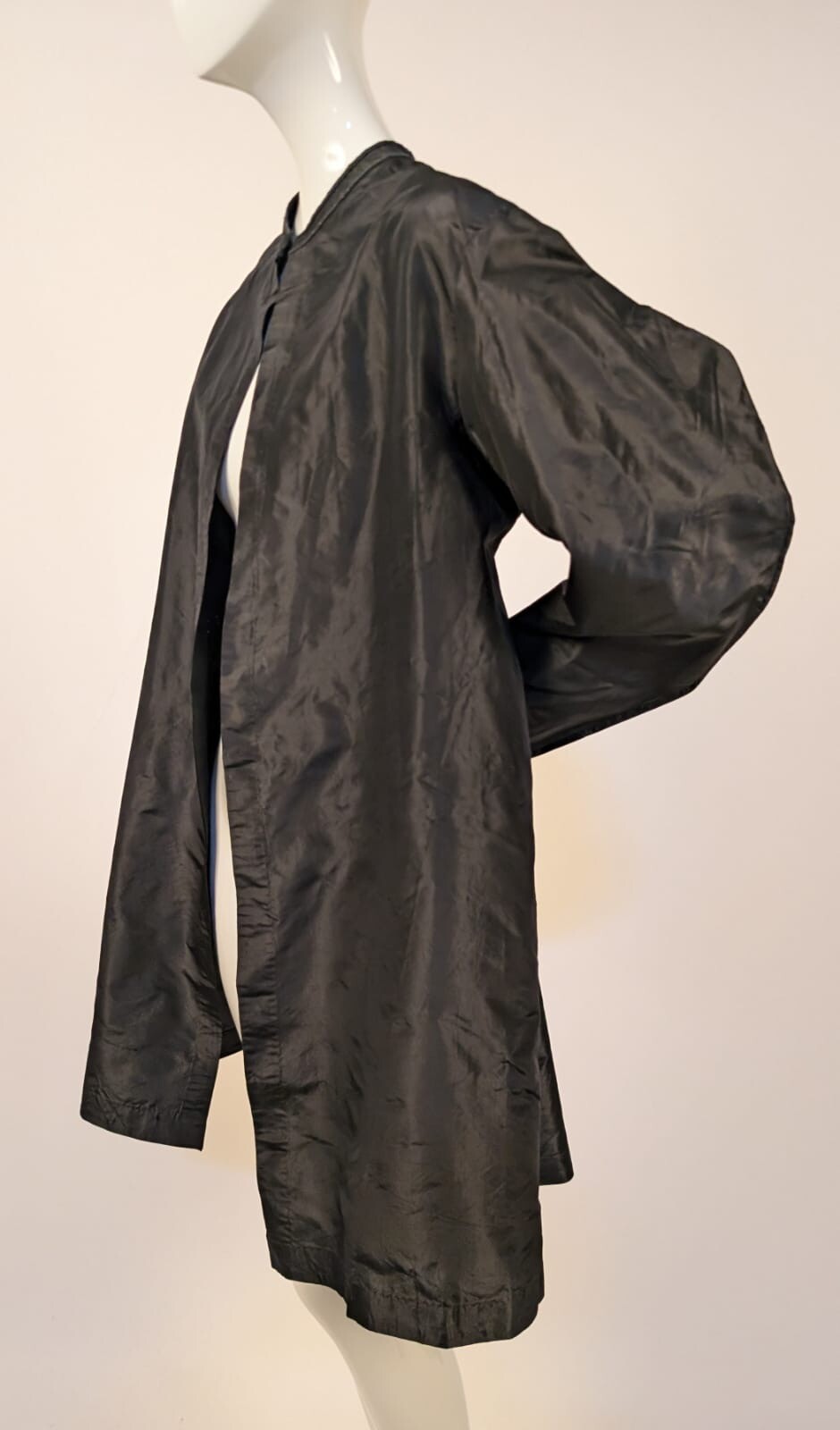 CIVIL WAR ERA BLACK SILK TAFFETA JACKET W FLARING BACK + CHANTILLY LACE CUFFS