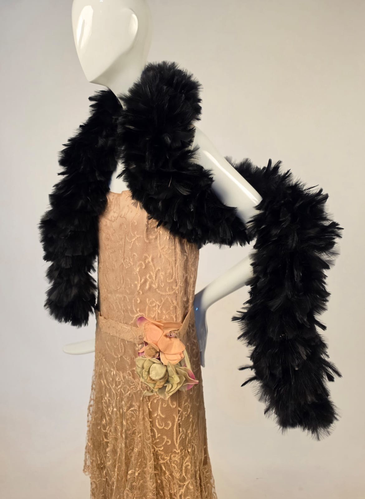 FLAPPER 1920’S PLUSH + THICK BLACK FEATHER BOA FOR DRESS