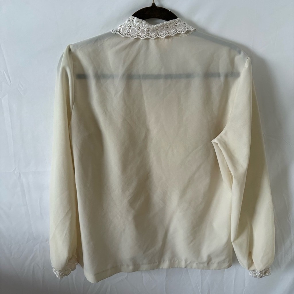 Vintage collared long sleeve eyelet blouse top cream cottage prairie regency