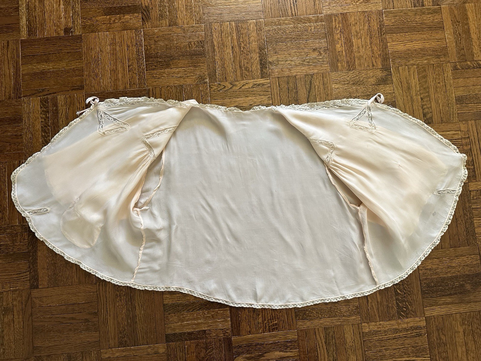 1930s Rayon Satin Bed Jacket Champagne Peach Lace Bow Tie Front Boudoir Top VTG