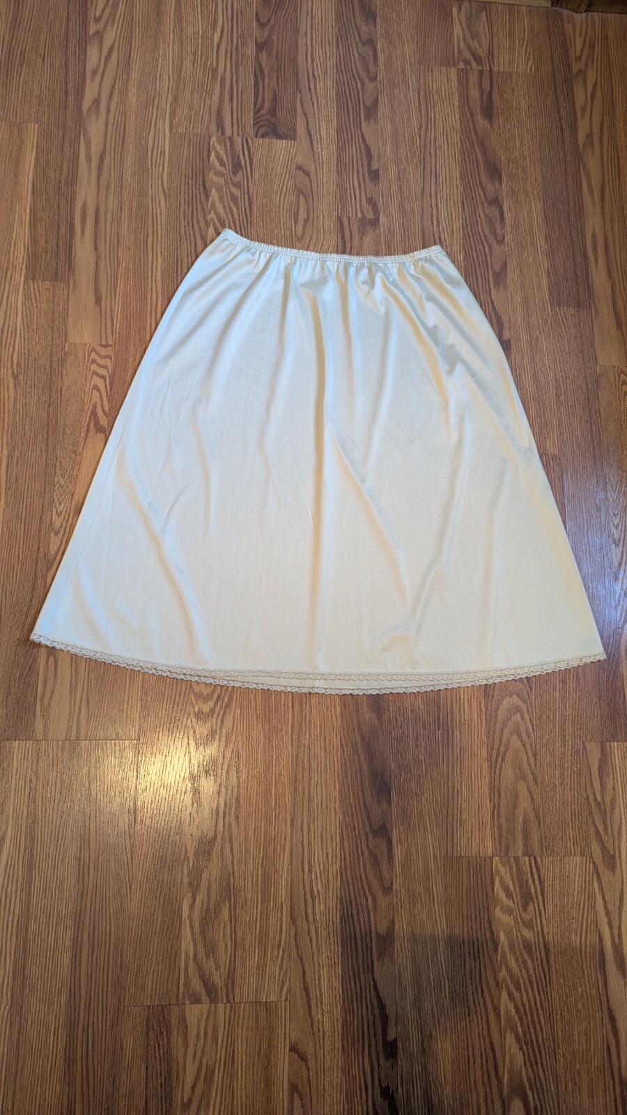 Vintage Vanity Fair Beige Half Slip Stretch Waist Nylon Made USA MT