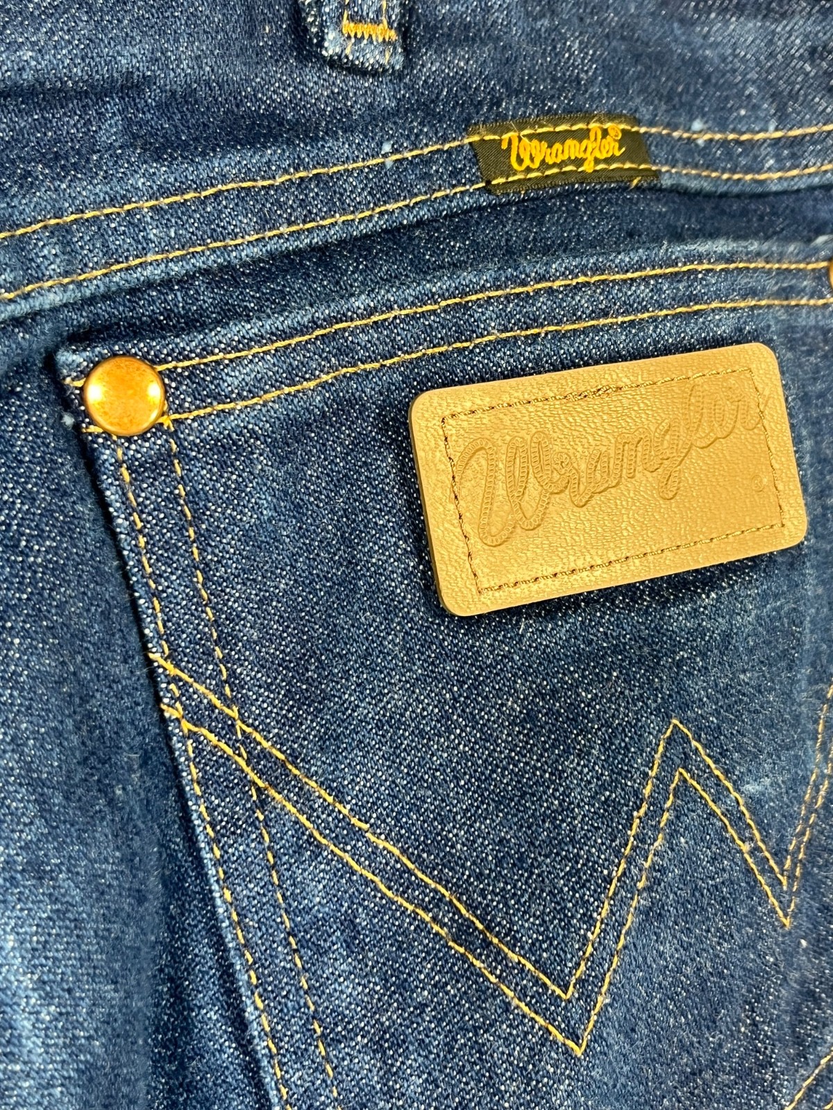 Modern early 2000&rsquo;s WRANGLER cut 13MWZ dark blue 100% cotton denim jeans 33×34&Prime;