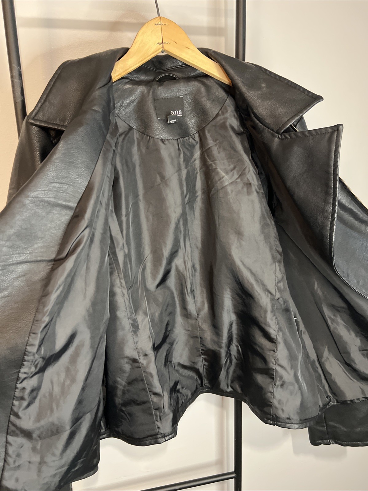 A.n.a Women&rsquo;s Faux Leather Jacket Size XL