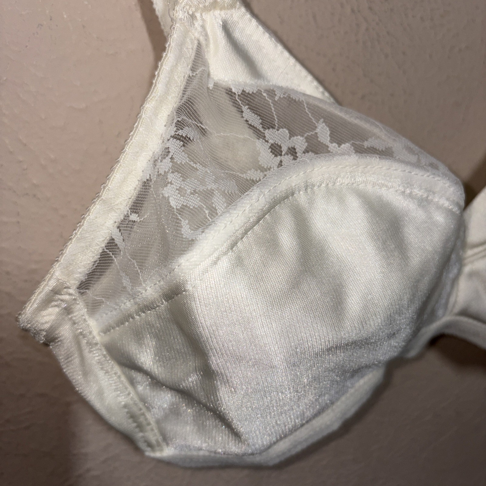 Vintage Flexees Delectables Bra 36C White Style 1631 Soft Cup Wireless
