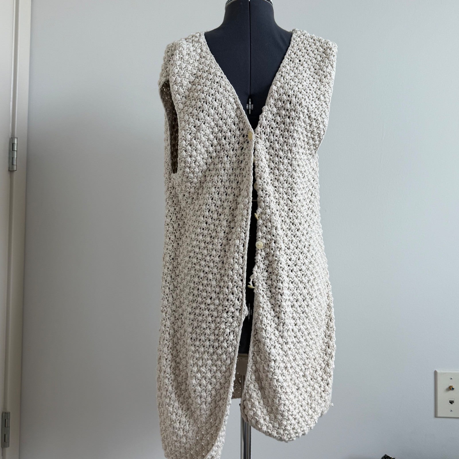 Vintage Harold&rsquo;s 100% Silk Button Front Chunky Knit Sleeveless Cardigan