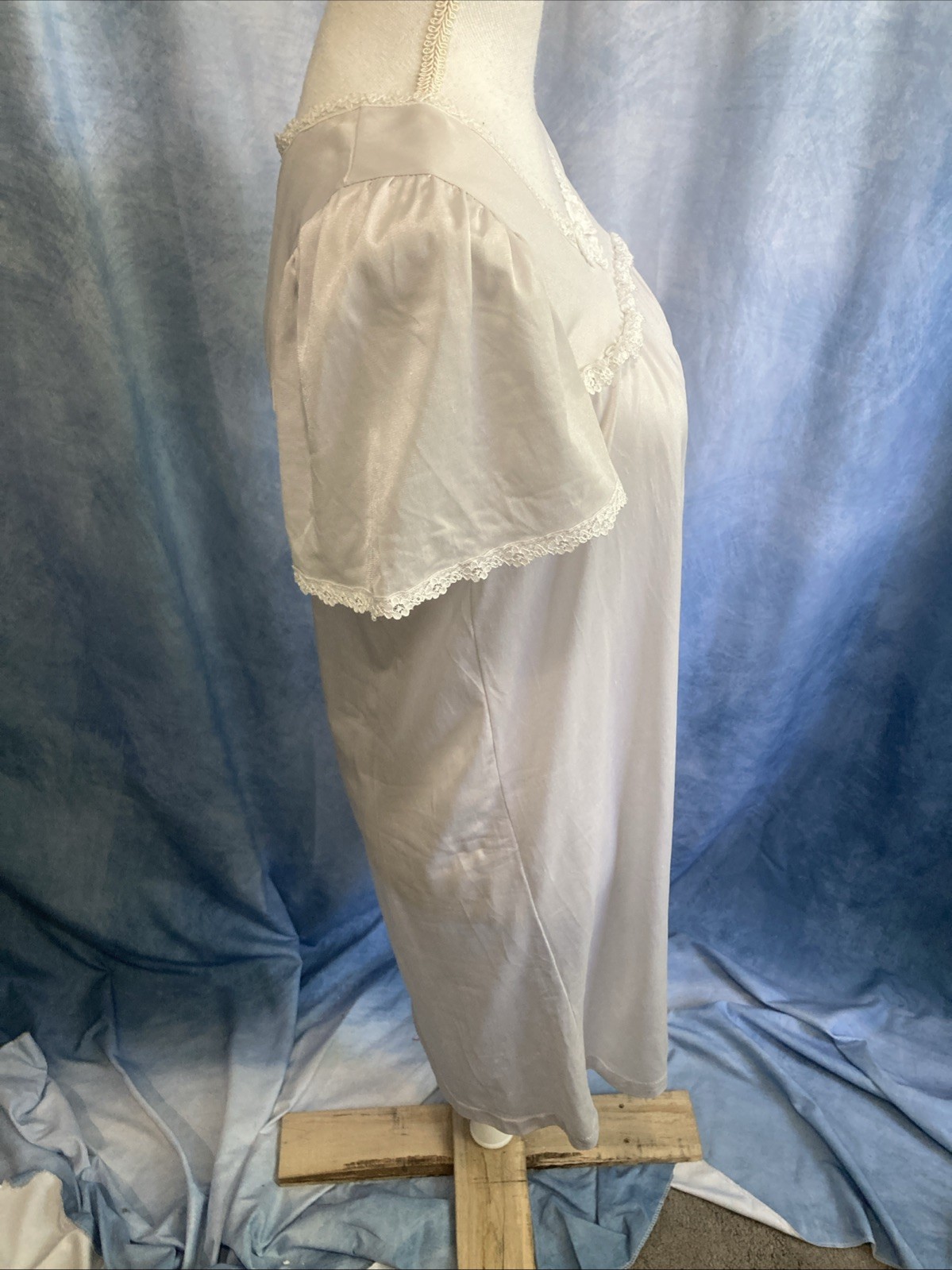 Vtg 90s Simply Basic White Ivory Nylon Nightgown XS/S Lace Trim Single Stitch