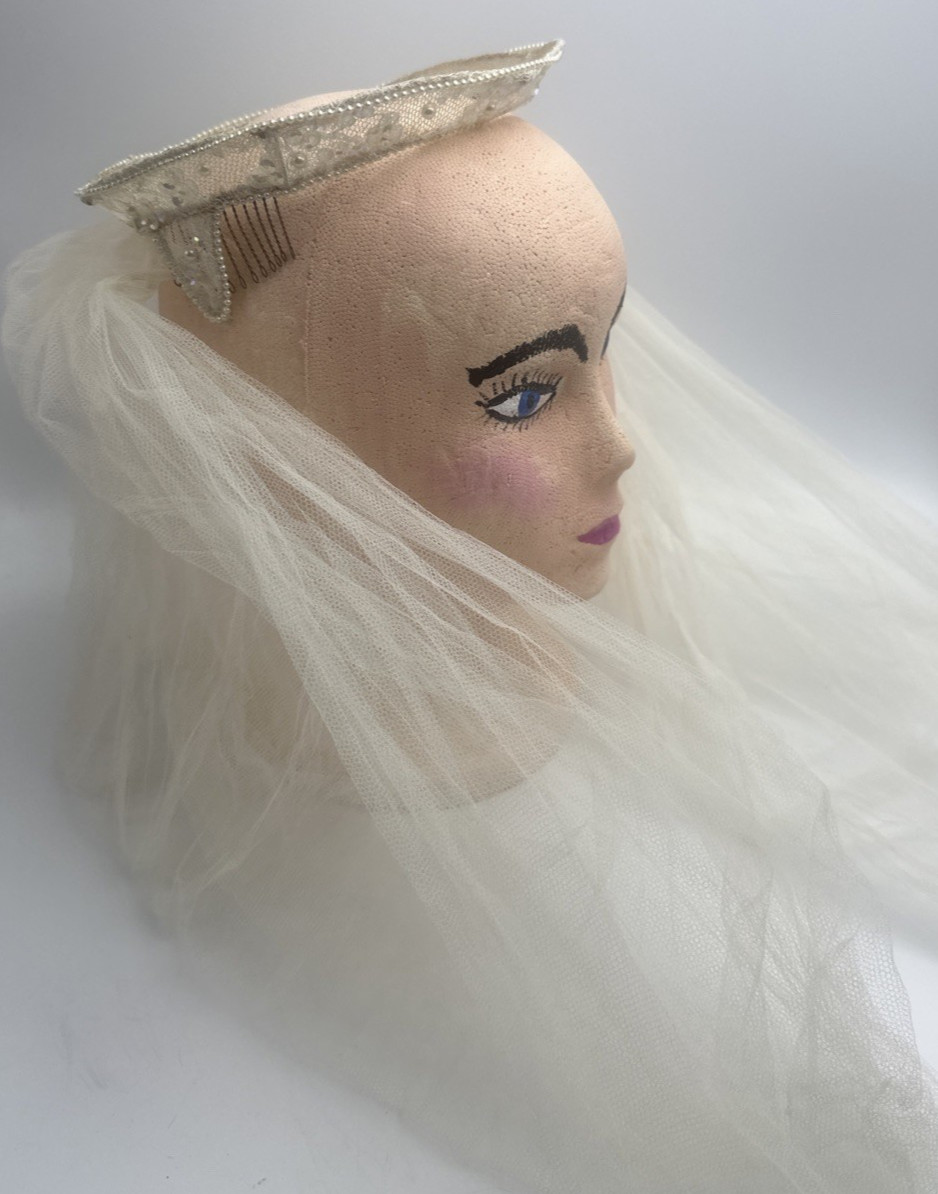 Vintage 1960s Juliet Sequined Band Tulle Net Lace Short Bridal Veil Headdress