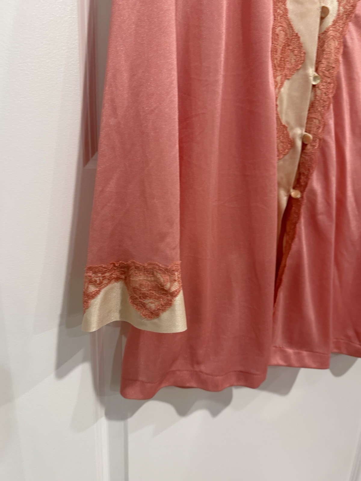 Vintage Undercover Wear Pink Bed Jacket Lingerie Robe Lace Trim Button Front