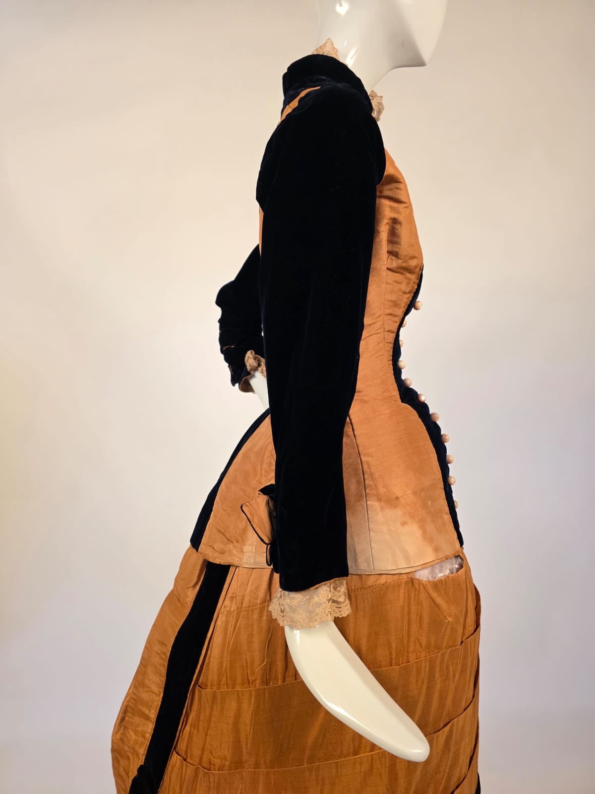 VICTORIAN 1870’S BUTTERSCOTCH SILK + BLACK VELVET WALKING SUIT BUSTLE DRESS