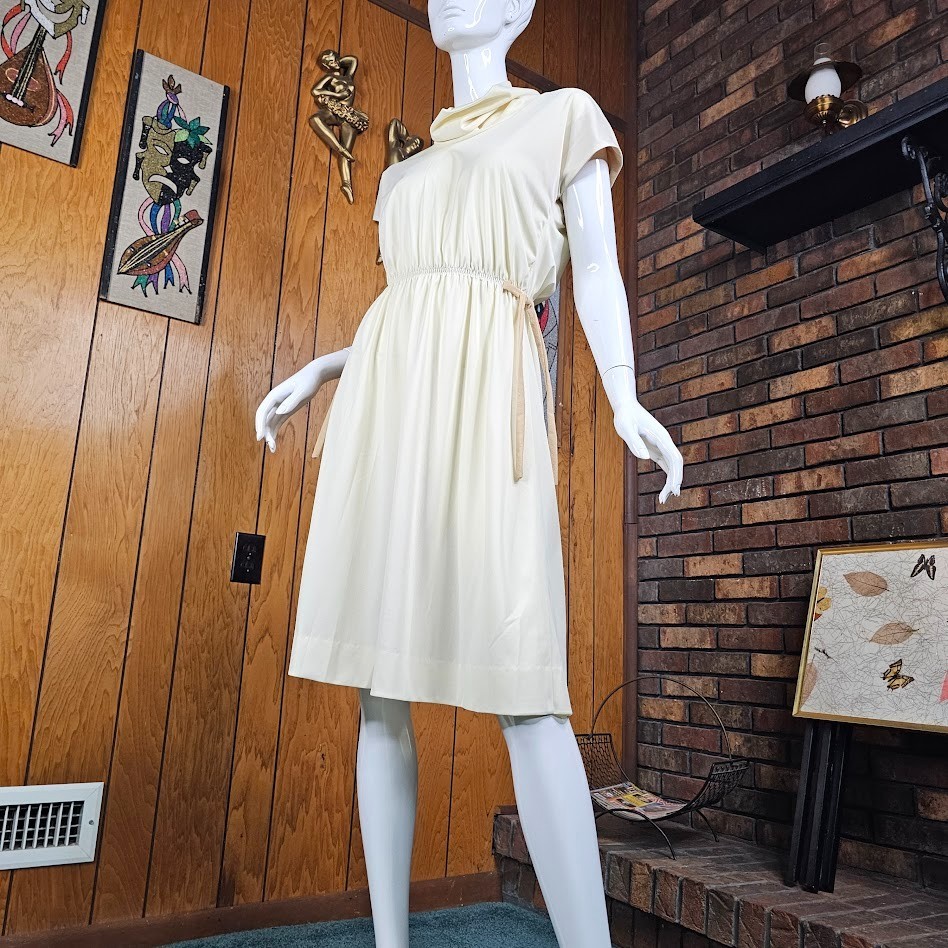 Vintage 70s Cowl Neckline Buttermilk Knit Secretary Office Day Blouson Dress S/M