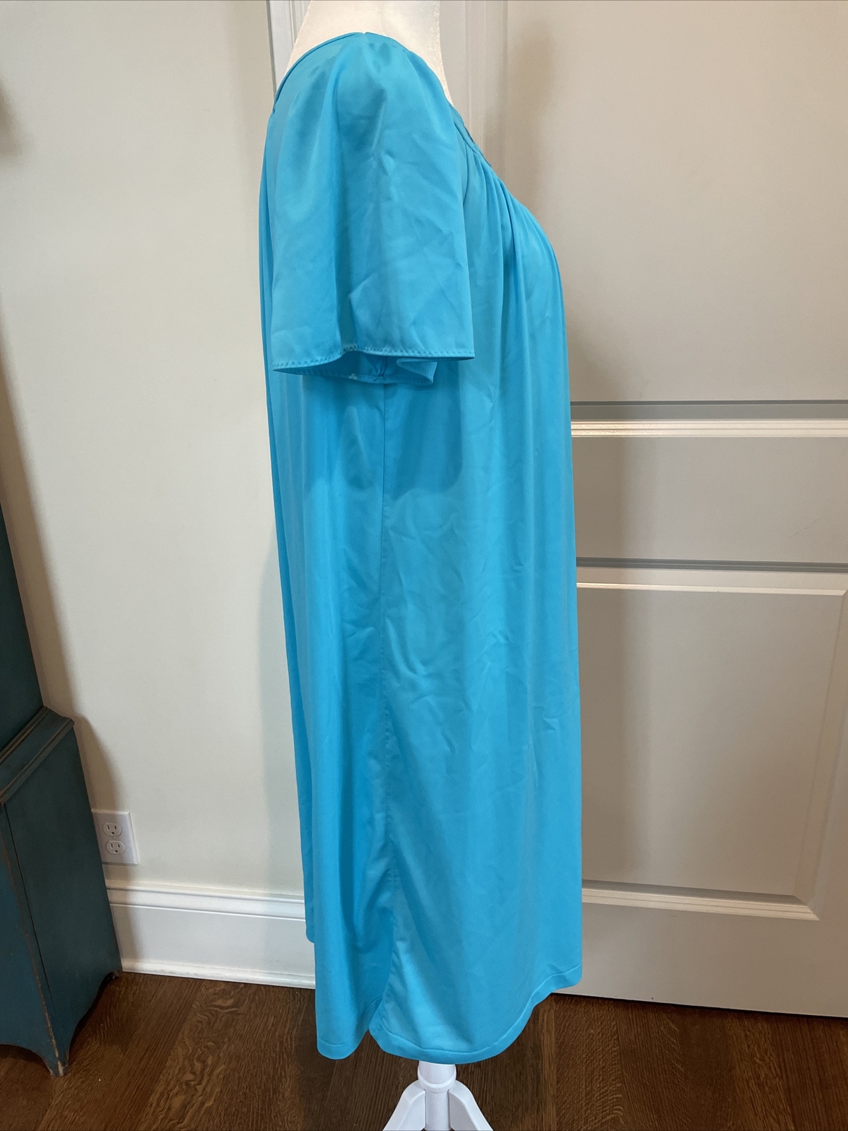 Shadowline Medium Nightgown Aqua Blue Nylon Floral Scalloped Rose Embroidered