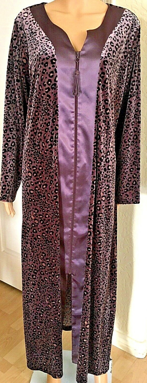 Vtg Scarlett Robe Housecoat Women&rsquo;s L Leopard Print Velvet Purple Luxe Feel