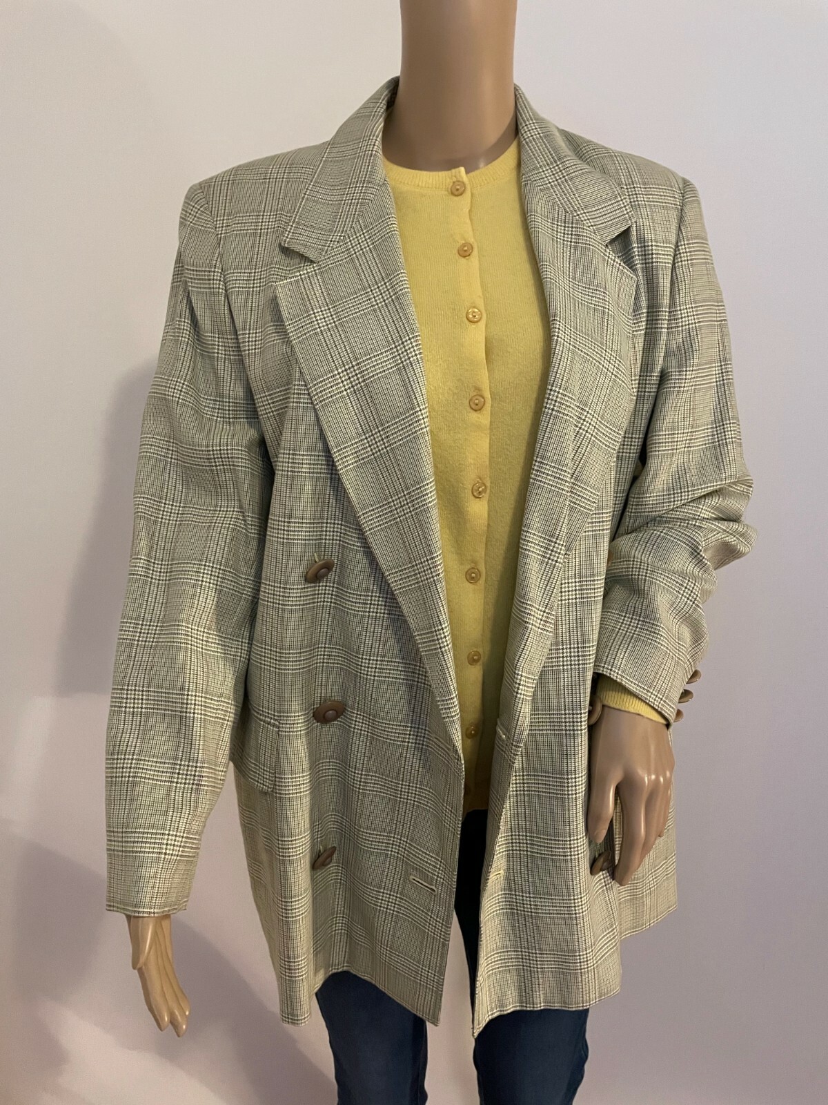 Vintage PRINGLE 100% lambswool crewneck cardigan