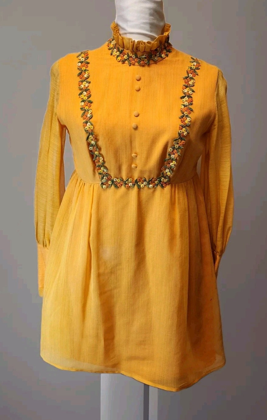 Vintage Voile Dress, Covered Buttons, Floral Applicaes*sz13
