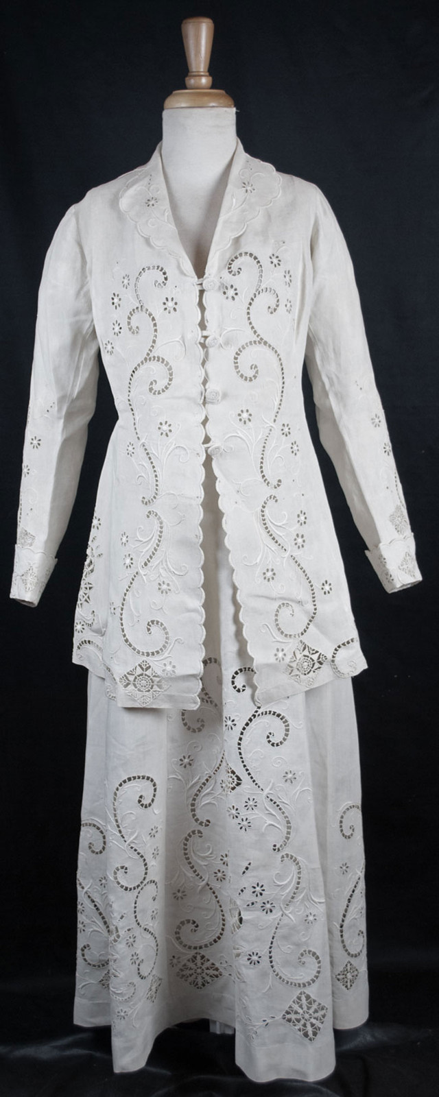 Edwardian 1908 Cutwork Whitework Linen Walking Suit – 3 Piece Outfit