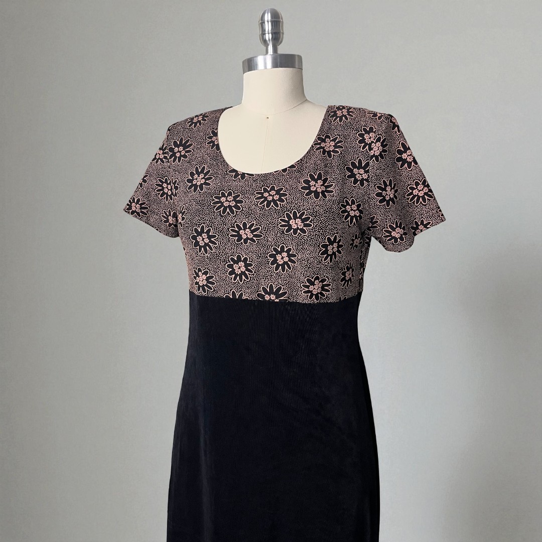 Vintage 90s Casual Corner Black and Pink Empire Daisy A Line Flowy Dress Size 6